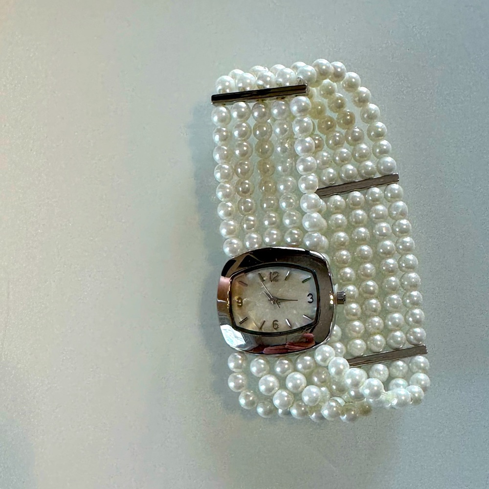 Women’s pearl watch stretch bracelet costume jewelry